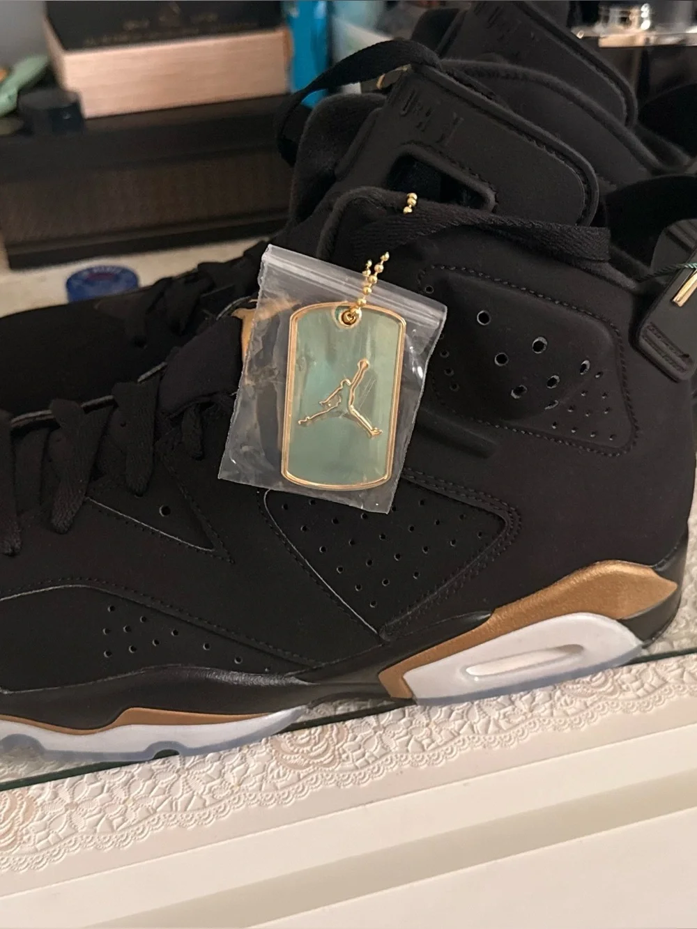 Air Jordan Retro Black & Metallic Gold Sneakers DMP 6s sz 9